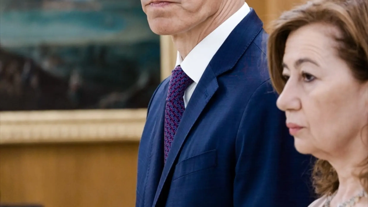 Pedro Sánchez junto a Francina Armengol tenían un acto en Zarzuela a primera hora de la mañana, cuando salió la imputación de Zapatero.