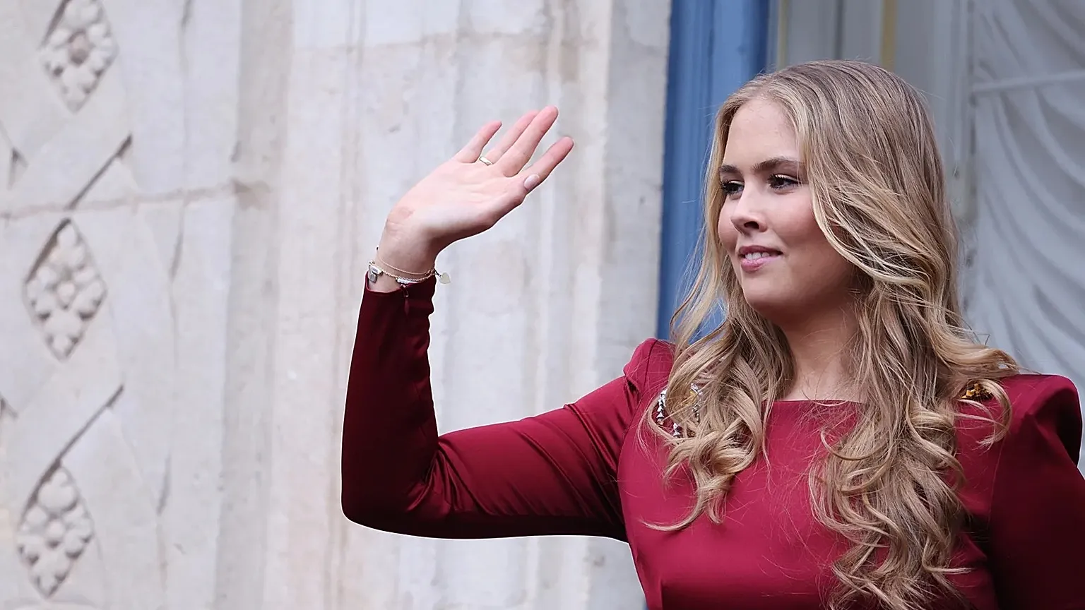 Dutch Princess Amalia waves from the balcony of the Grand Ducal Palace in Luxembourg, 3 October, 2025