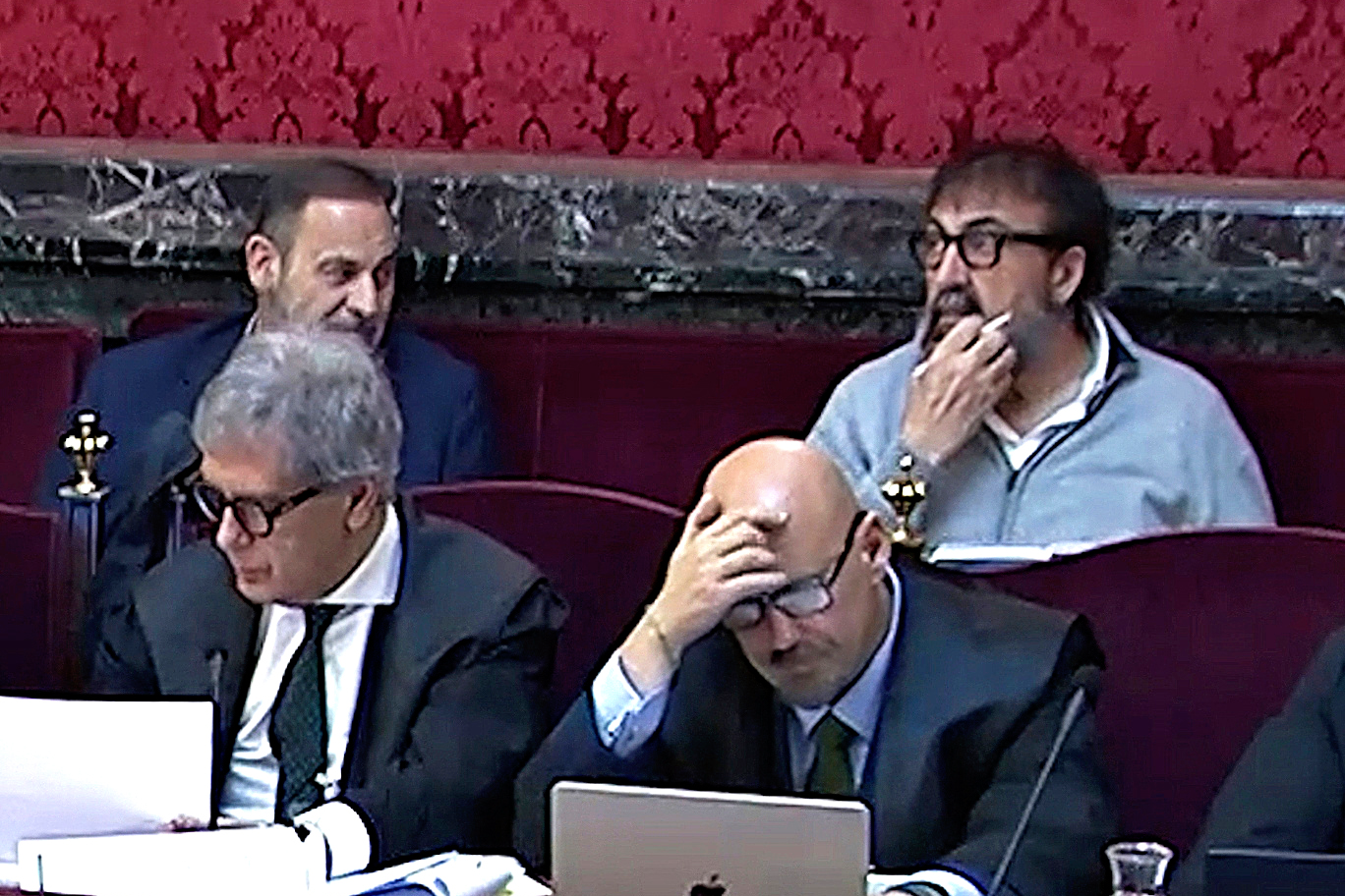 Al fondo, José Luis Ábalos y Koldo García, sentados en el banquillo de los acusados, ayer en el Supremo.