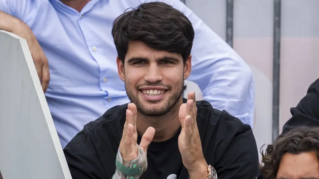 Alcaraz en la grada animando.