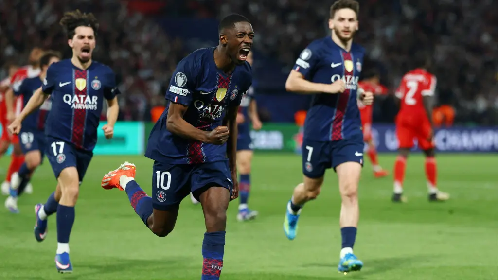 Dembélé celebra uno de sus goles ante el Bayern.