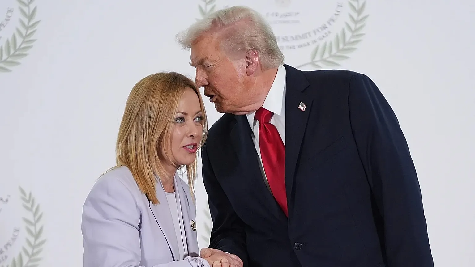Prime Minister Meloni and President Trump at the summit on Gaza in Egypt in October 2025