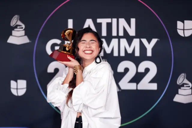 En 2022, Silvana Estrada ganó el premio Grammy Latino a mejor artista nuevo.