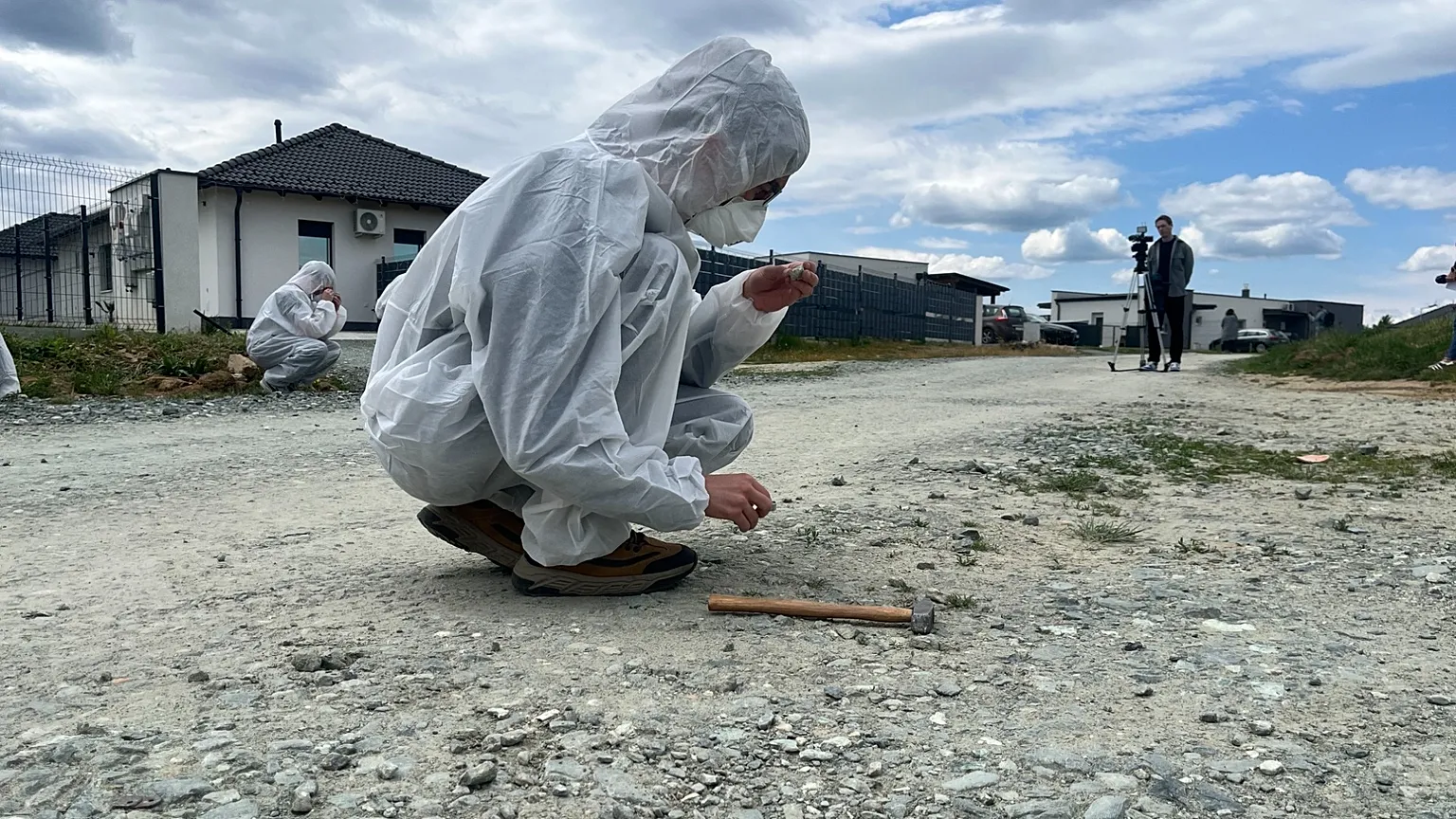 Examination of stones in the Oladi-plató area of Szombathely, currently under construction on 14 May 2026