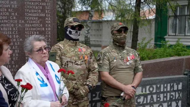 Combatientes rusos en una ceremonia del Día de la Victoria en Rublevka