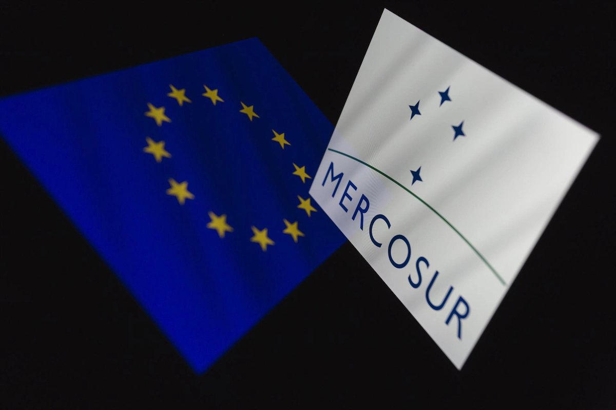Imagen de archivo de los logotipos de la Unión Europea y Mercosur (Europa Press)