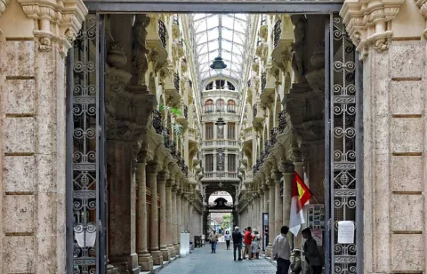 Foto: La preciosa calle de Albacete que se cuela entre las más bonitas de España. (Turismo de Castila-La Mancha)