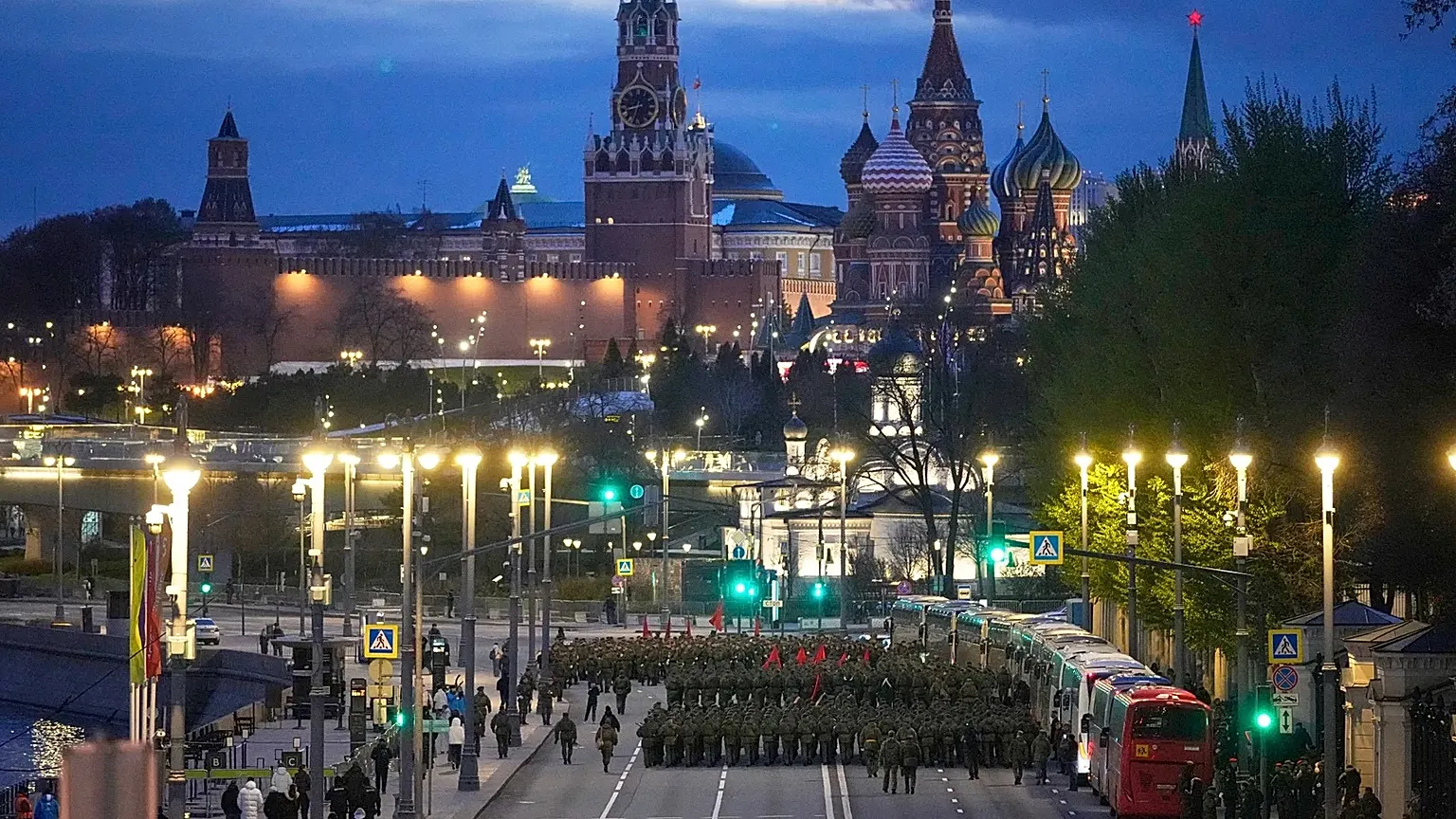 Russian servicemen march towards Red Square prior to the Victory Day military parade rehearsal in Moscow, 29 April, 2026