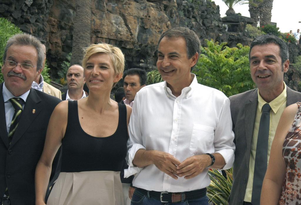 Sonsoles Espinosa y José Luis Rodríguez Zapatero, en una visita a los Jameos del Agua (Lanzarote), en 2009.
