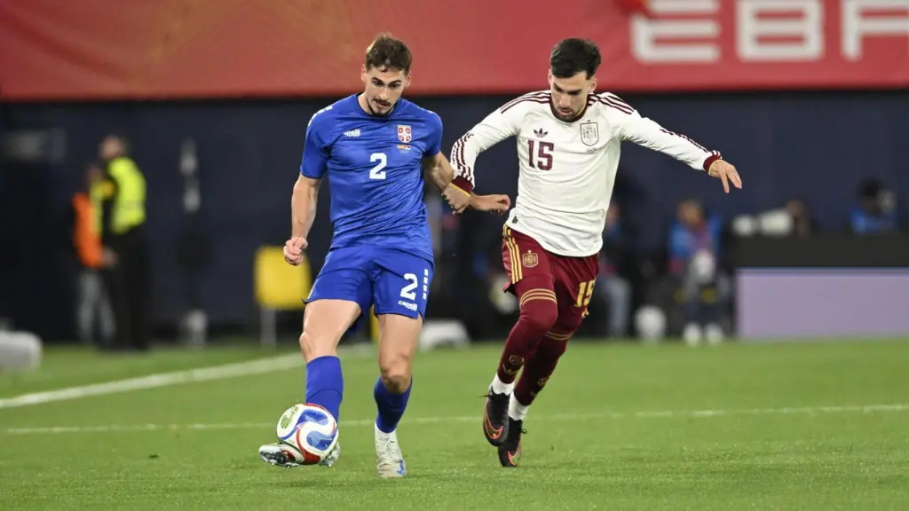 Baena durante el partido contra Serbia.