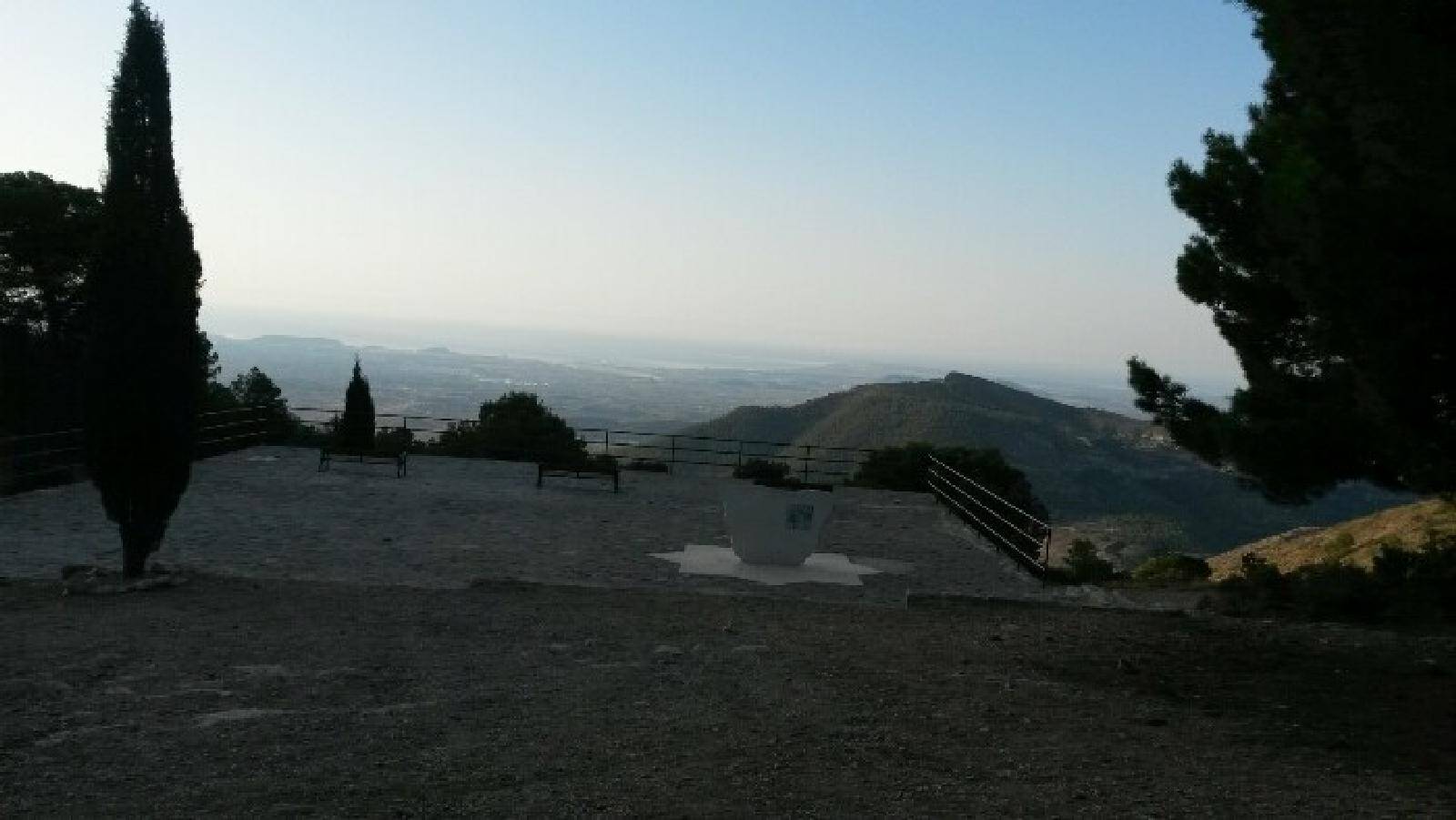 Foto: La ruta de senderismo de Alicante con uno de los mejores miradores de montaña. (Wikiloc/elpantadelx)