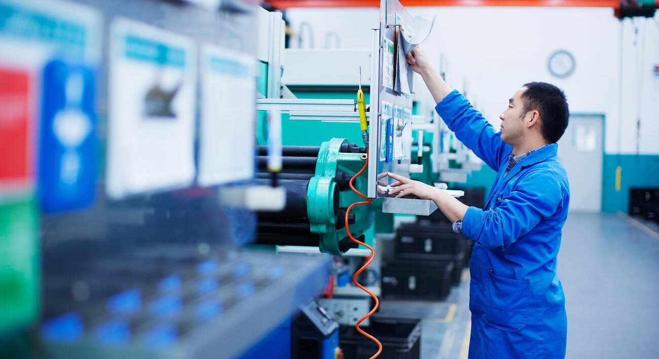 China prohíbe los despidos IA: las empresas no podrán cesar personal porque la tecnología pueda hacer su trabajo