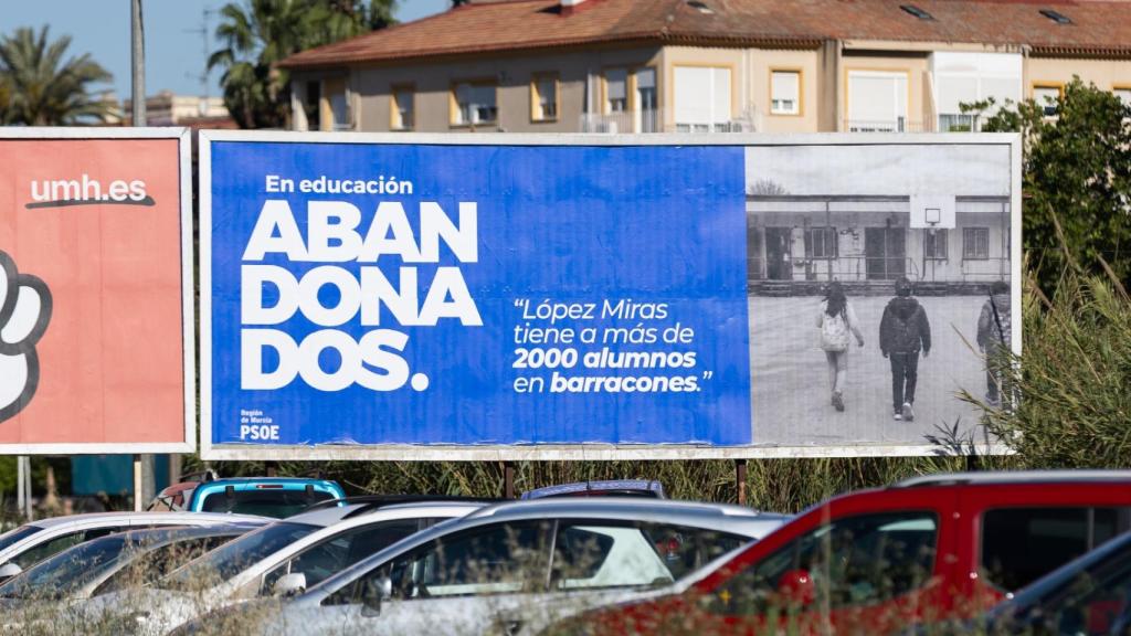 Carteles de la campaña Abandonados