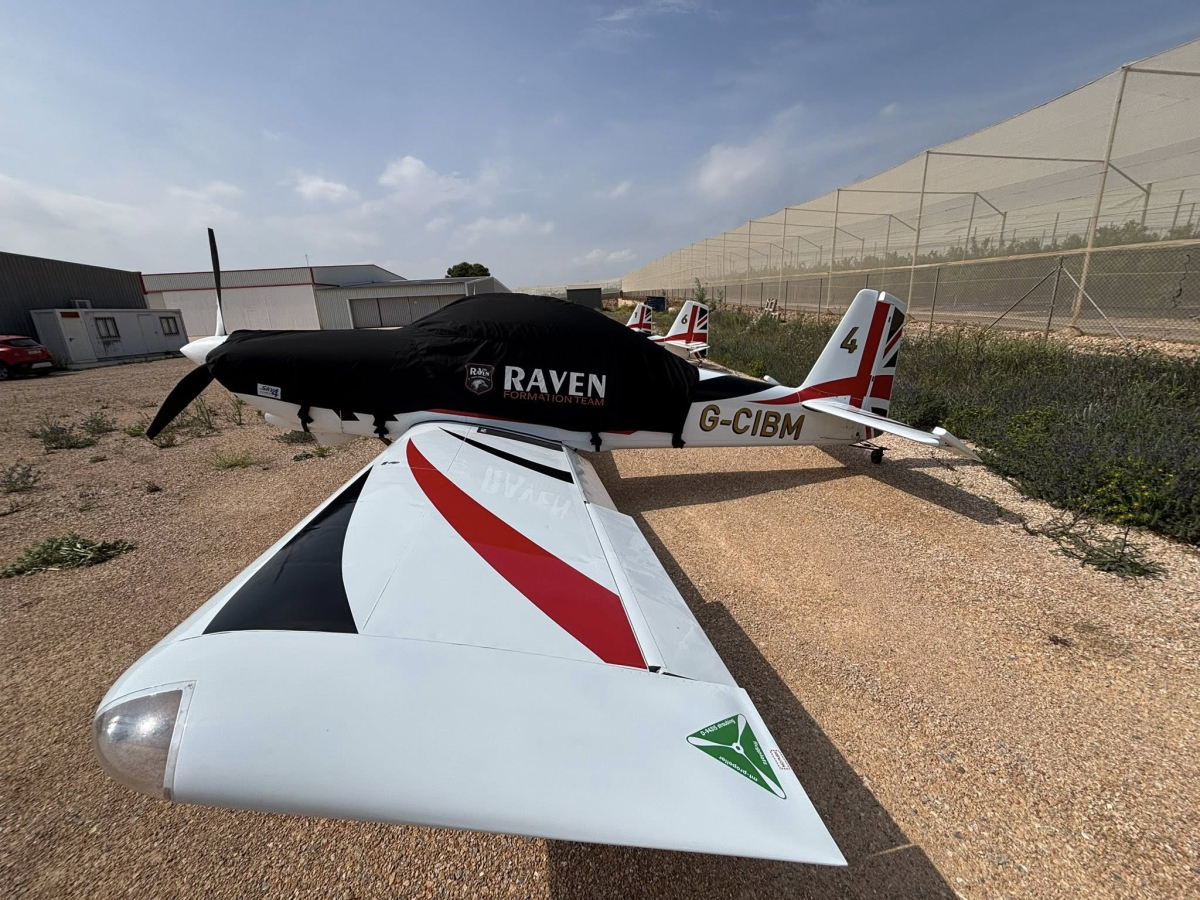 Un avión del Team Raven, procedente del Reino Unido.
