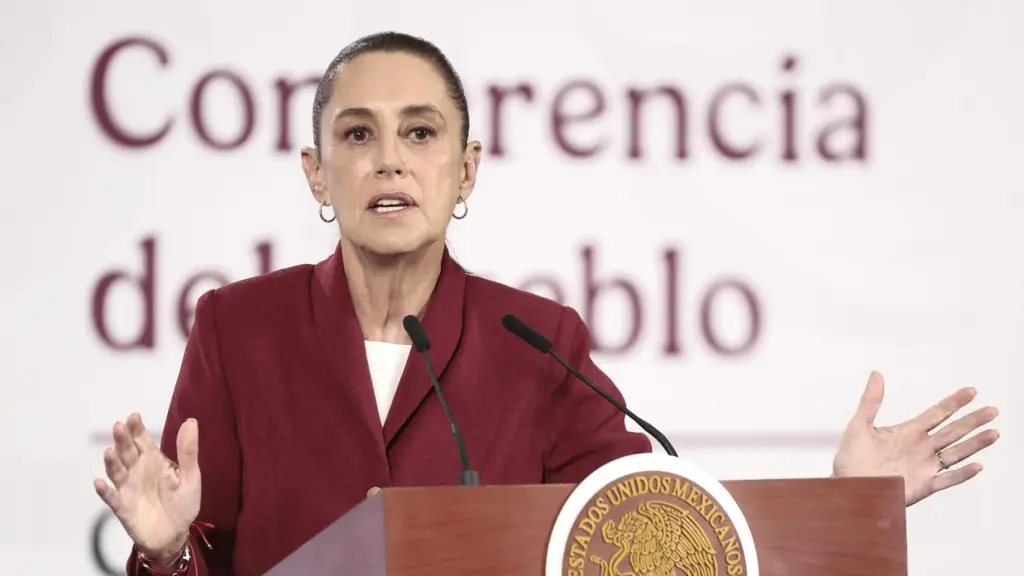 La presidenta de México, Claudia Sheinbaum, participa durante una rueda de prensa en Palacio Nacional de la Ciudad de México (México).