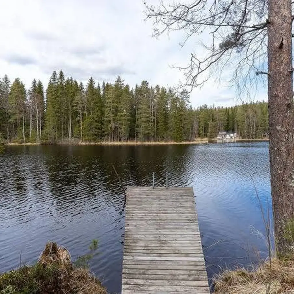 Adiós a la ciudad: por 54.000 € hoy puedes construir tu refugio en Orivesi junto al Kutemajärvi