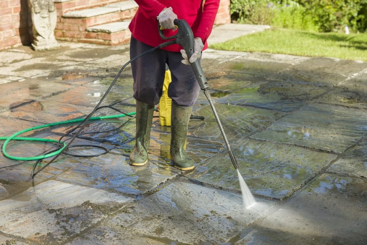 Adiós a la suciedad: esta Bosch UniversalAquatak 135 cae un 44% en Amazon - image 1