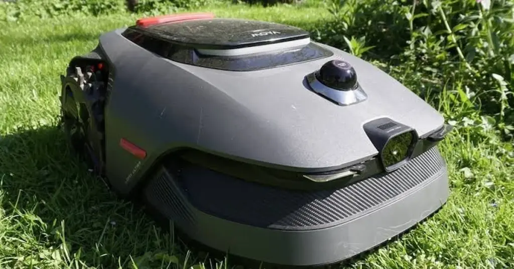 Adiós al cable: este robot cortacésped Mova LiDAX Ultra 1200 mapea solo tu jardín