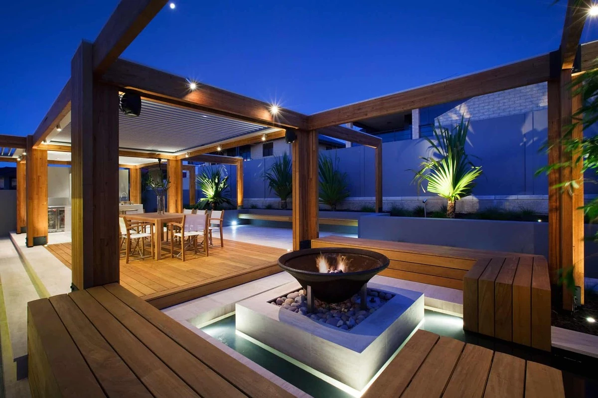 Adiós al césped artificial: 5 suelos para una terraza fresca y sin calor - image 1