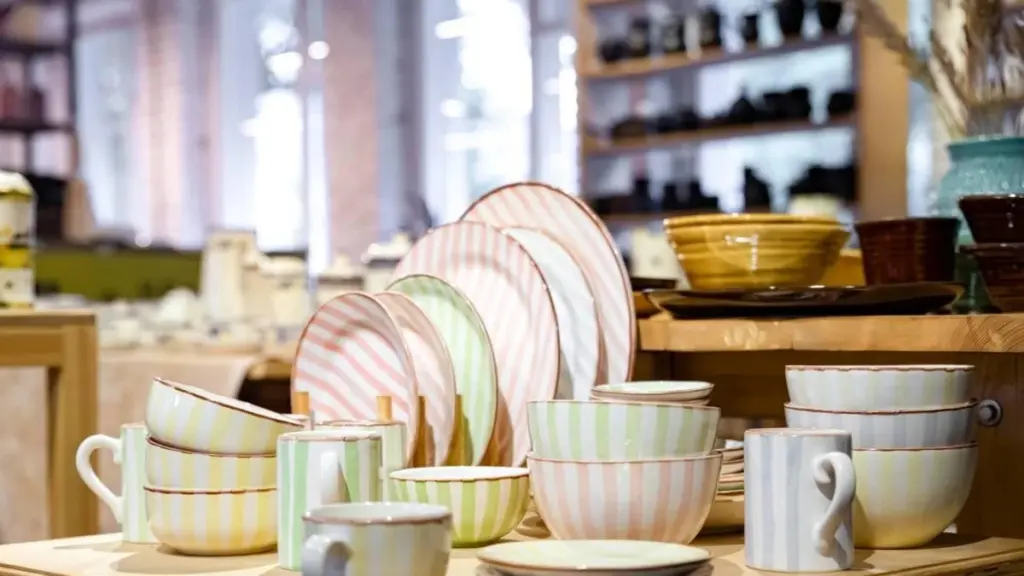 Adiós a los platos aburridos: Lidl agota la elegante Vajilla Amalfi de porcelana