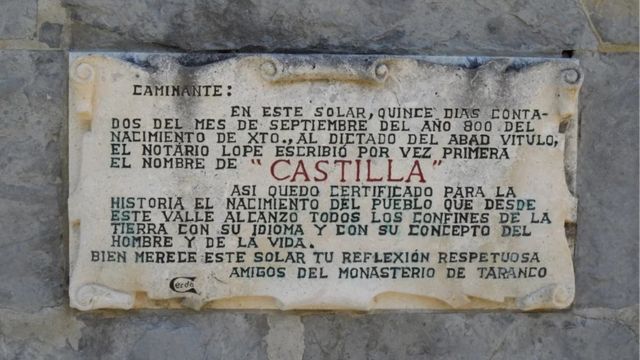 Placa conmemorativa sobre el lugar donde se escribió por primera vez la palabra 