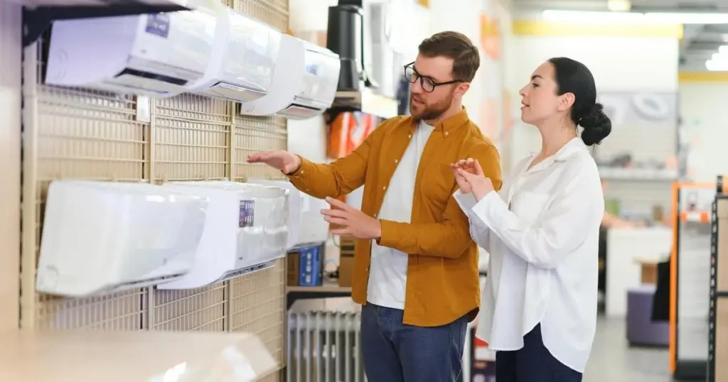 Aire acondicionado o ventilador: el truco para ahorrar un 70% de luz