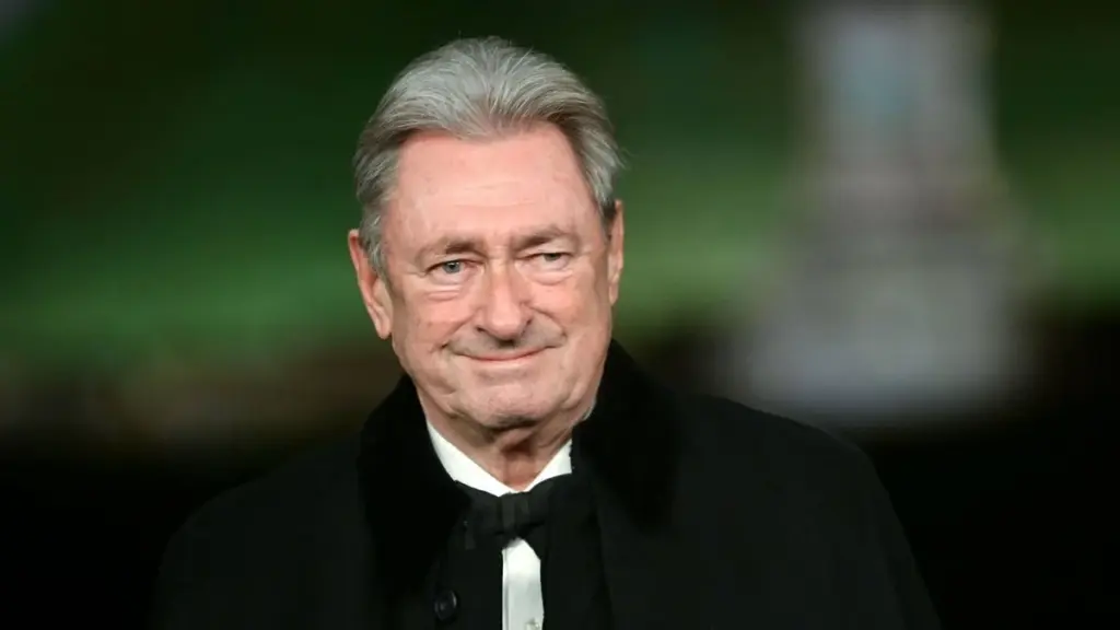Alan Titchmarsh y la Escabiosa ‘Pink Mist’: 5 plantas para salvar tu jardín del calor