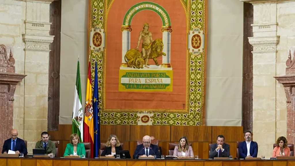 Mesa del Parlamento autonómica, presidida por Jesús Aguirre en la última legislatura.