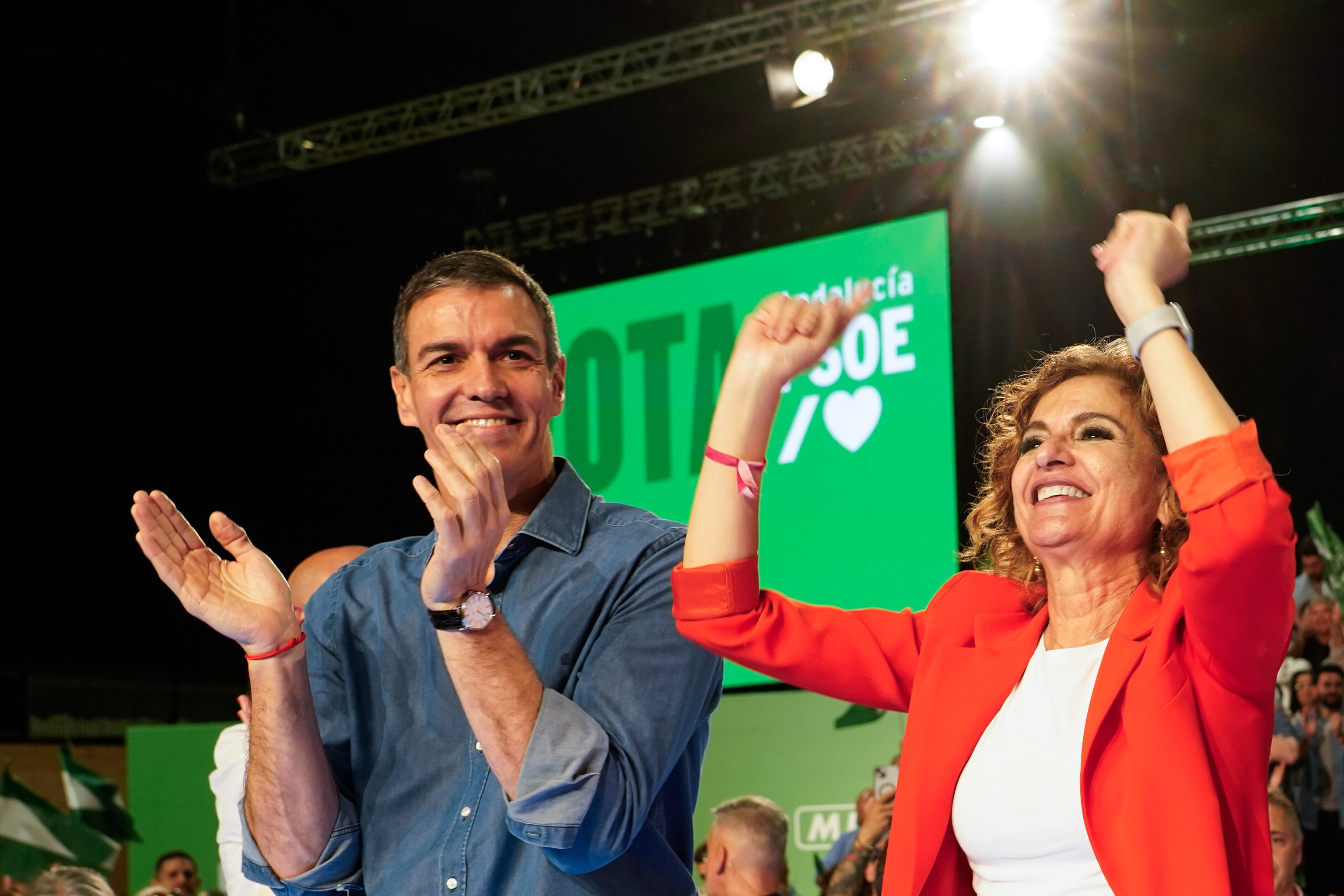 Sánchez con Montero, en la campaña andaluza.