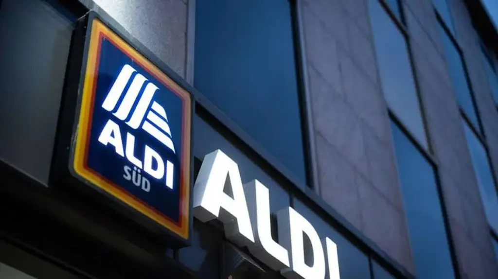 Balcones sin desorden: el Soporte para flores de 3 niveles Belavi de Aldi Süd