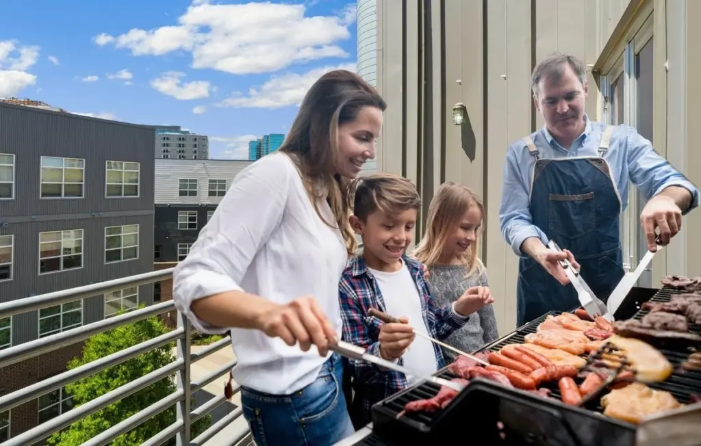 Barbacoa en el balcón: el truco legal para evitar multas este Fête des voisins