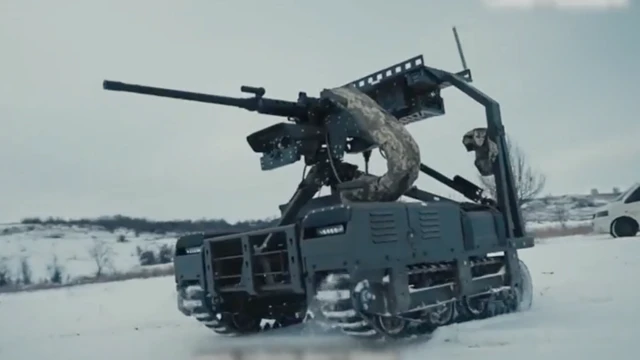 Dron terrestre: un vehículo pequeño similar a un tanque, con un gran cañón en la parte superior.