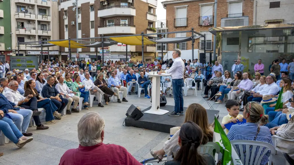 Feijóo en su mitin en Bailén.