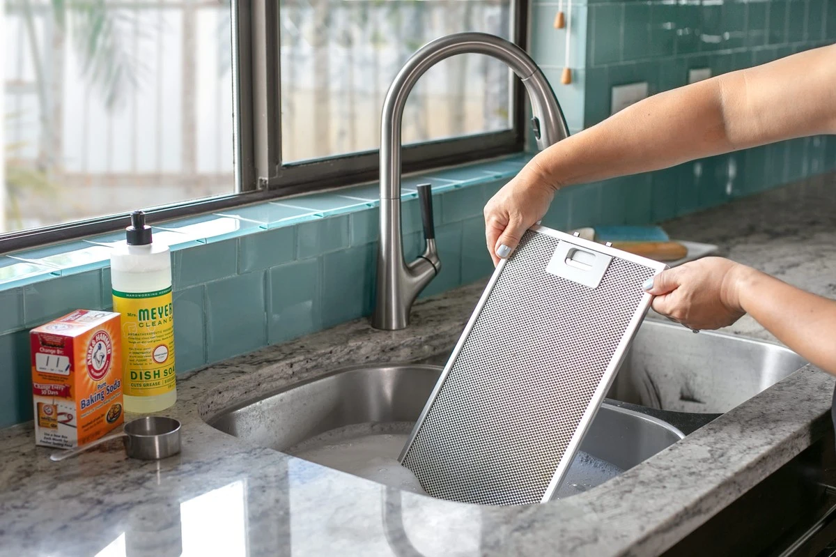Campana extractora: el truco de 20 minutos para limpiar cada filtro sin frotar - image 1