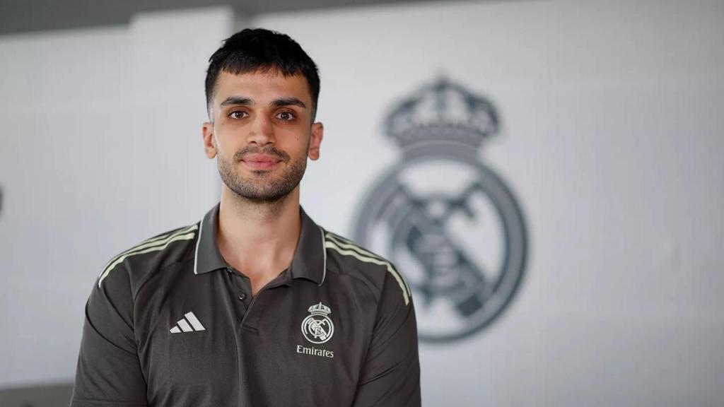 Ömer Yurtseven, presentado con el Real Madrid de baloncesto.