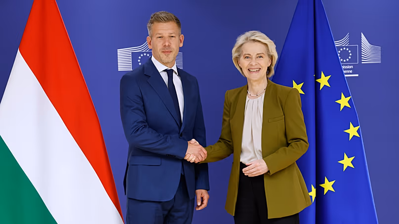 European Commission President Ursula von der Leyen, right, greets Hungary's incoming Prime Minister Peter Magyar prior to a meeting at EU heaquarters in Brussels, 29/04/2026