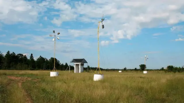 Bombas de agua eólicas diseñadas y construidas por la comunidad de Gaviotas.