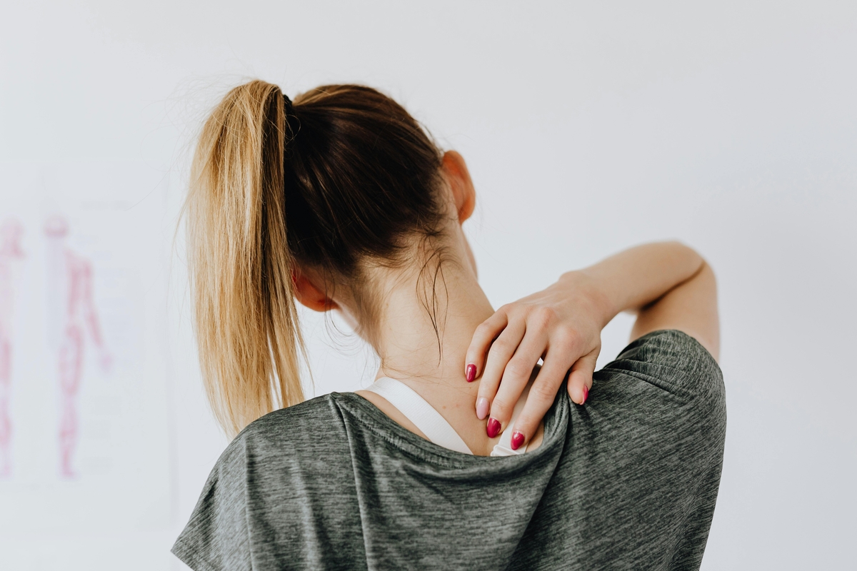 Las molestias en el hombro pueden ser incapacitantes en el desempeño laboral. (Freepik)