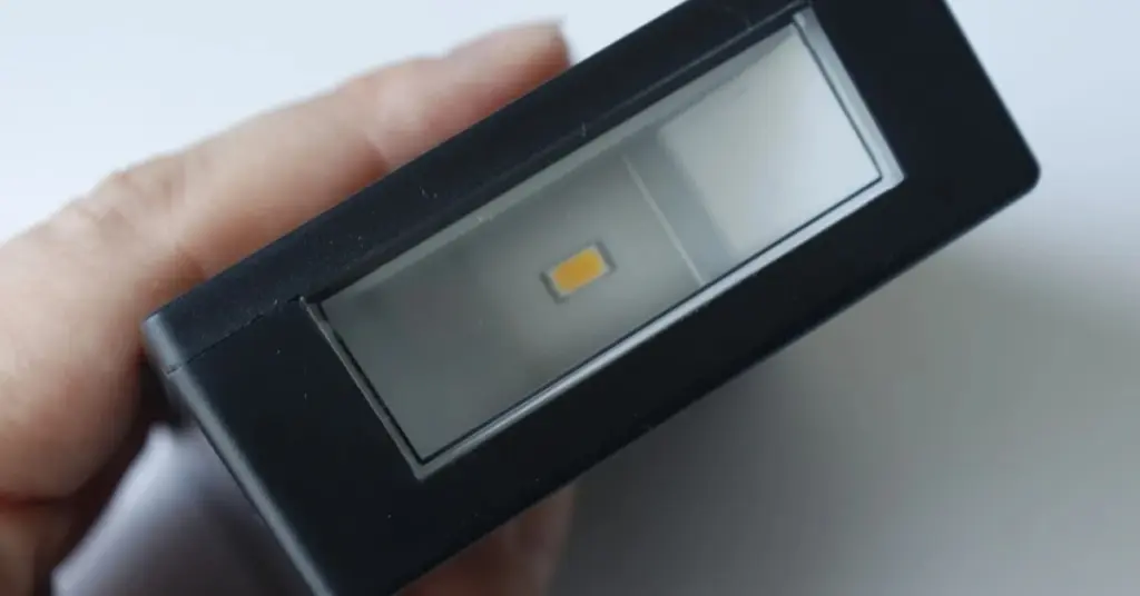 Daiso y su Luz solar de pared de 2€: el truco para una terraza de lujo sin cables
