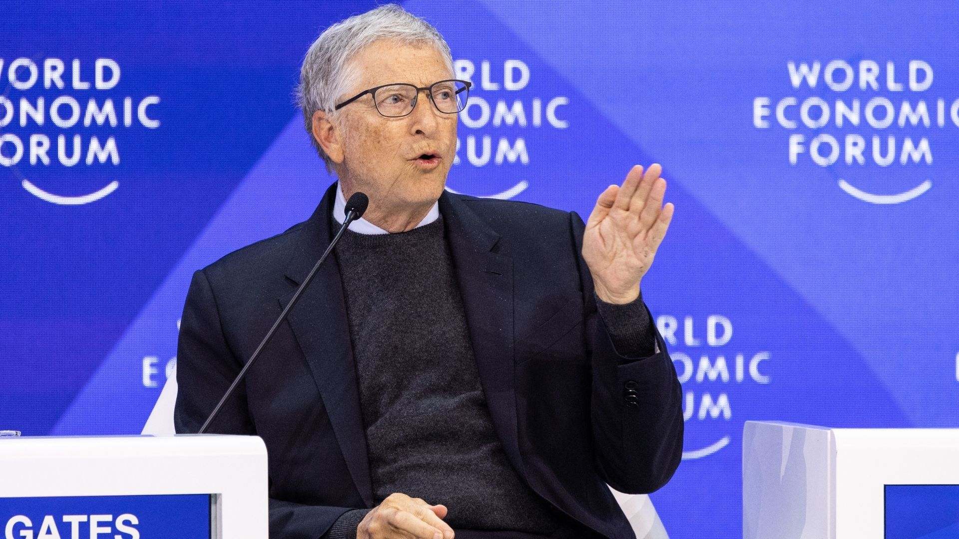 Bill Gates: "En cinco años robots e IA deberán pagar impuestos de la clase media y baja"