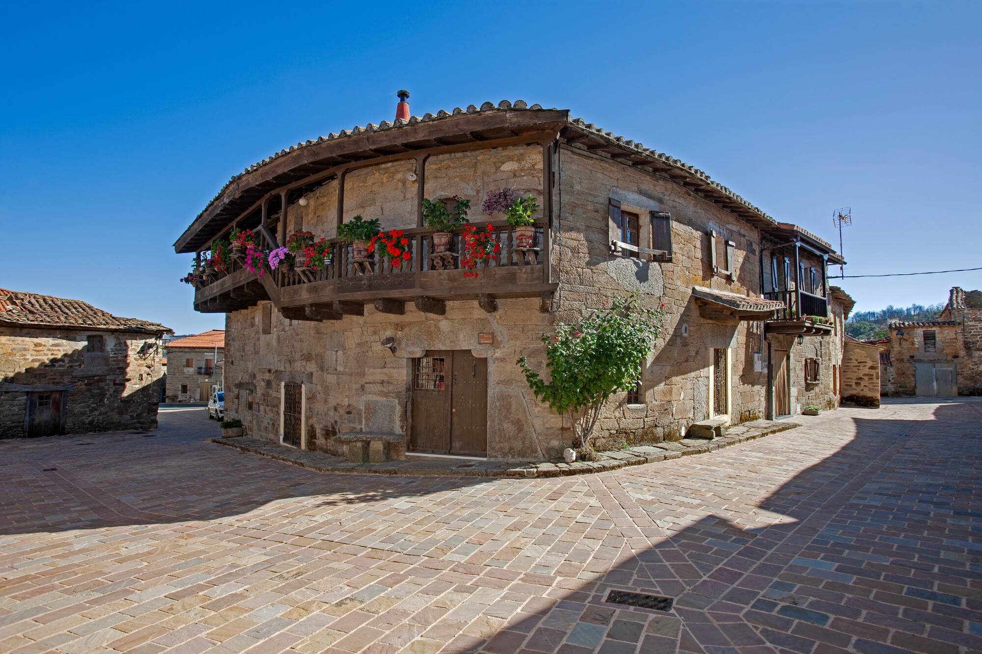 Foto: El pueblo de Zamora con la mayor población de lobo ibérico de España. (Turismo de Castilla y León)