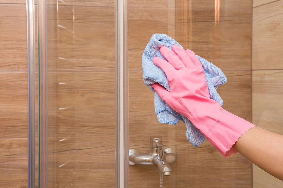Ducha llena de sarro: el truco del vinagre para dejarla como nueva - image 1