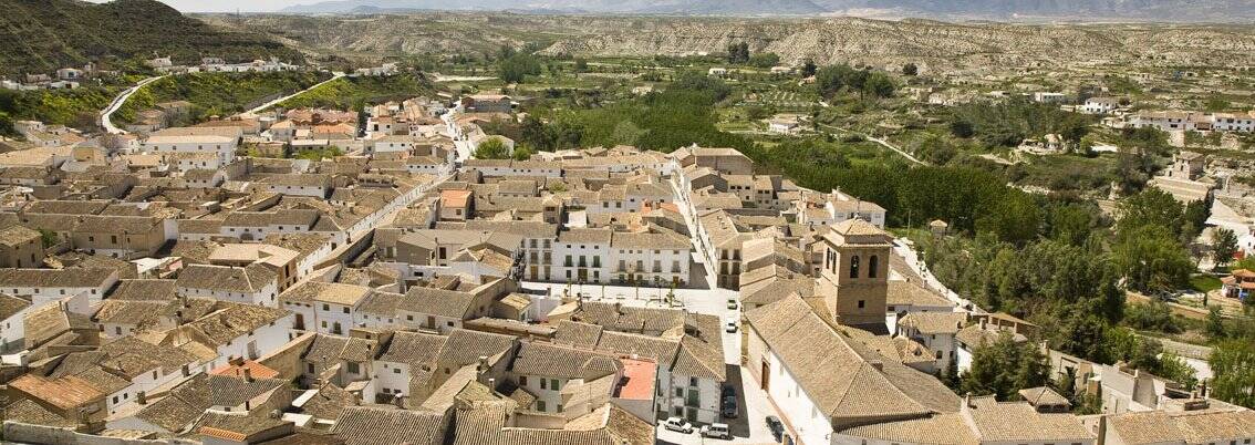 Foto: El desconocido pueblo blanco de Granada rodeado de un parque natural. (Diputación de Granada)