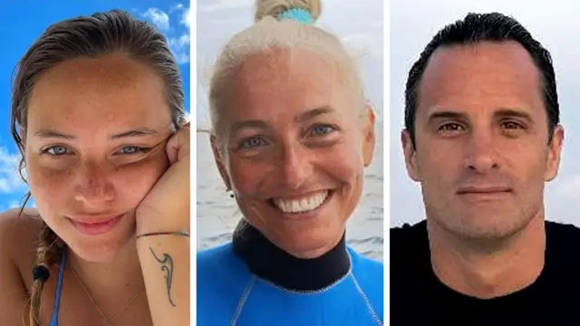 Giorgia Sommacal (iz.), su madre Monica Montefalcone (centro) y el instructor de buceo Gianluca Benedetti