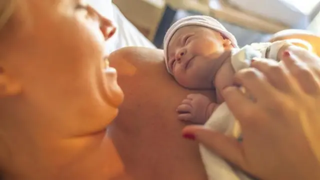 Una madre con su bebé. 