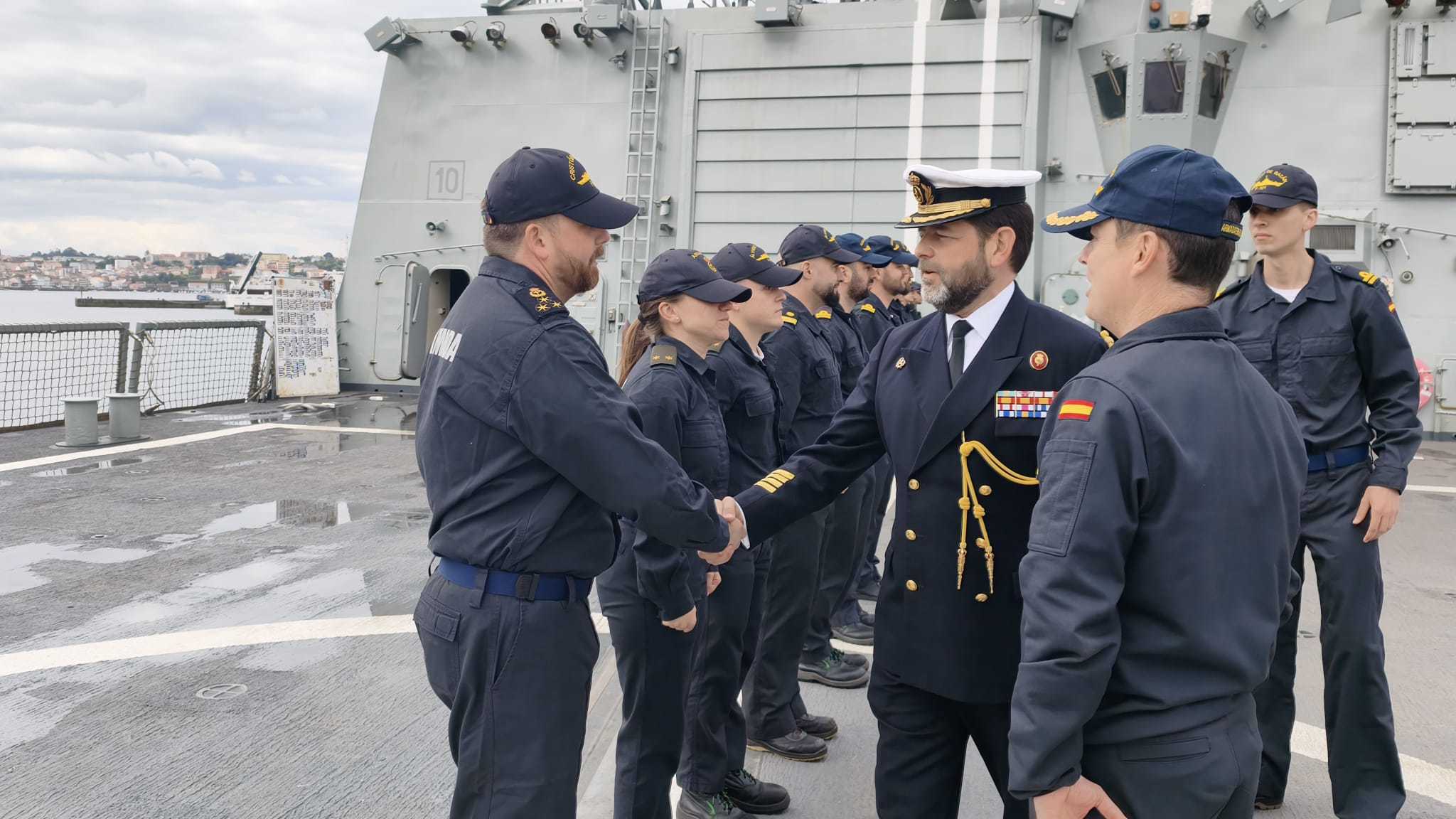 El comandante de la fragata