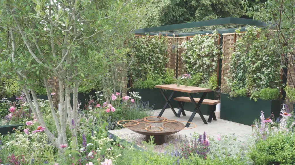 Jardín lleno de Aves: 5 Plantas con flores que debes sembrar en mayo