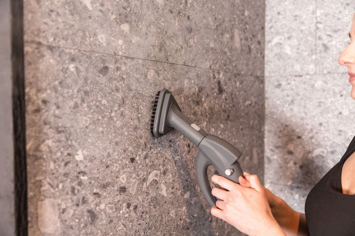 Moho en el baño: el truco de 30 segundos para eliminarlo sin químicos - image 1