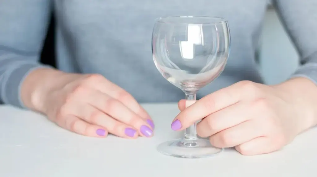 No tires tus copas de vino: 13 trucos de Bricolaje (DIY) para tu casa