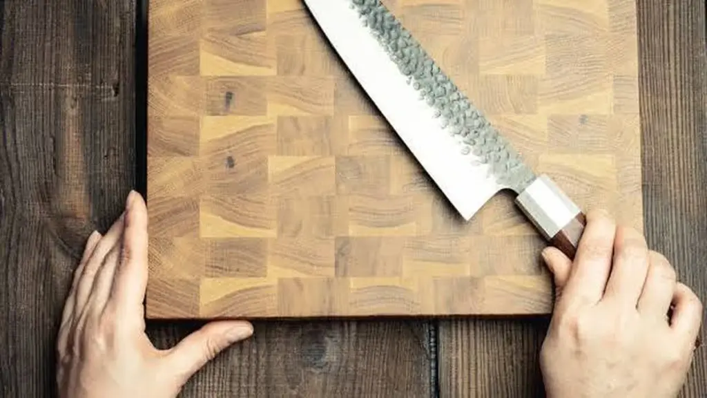 Óxido en tu cuchillo: el truco de la patata para dejarlo como nuevo